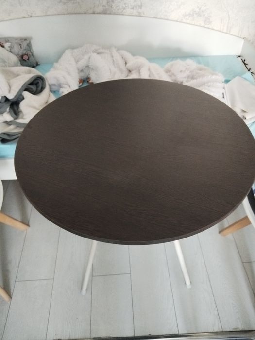 Продам круглый стол
