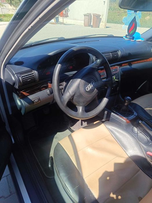 AUDI A4 1999 — imagine 2