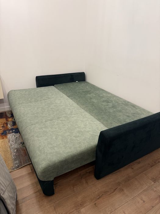 Canapea extensibilă Mobexpert, 3 locuri – foarte puțin folosită