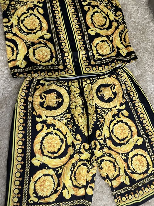 Compleu Versace din satin colectie noua vara