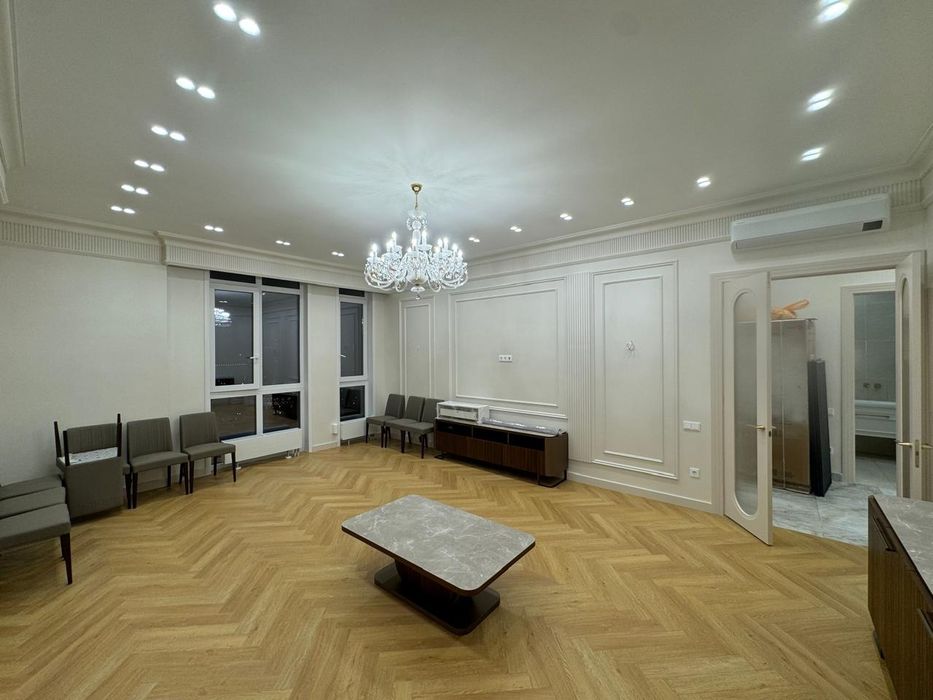 Укладка ламината, кварцвинила