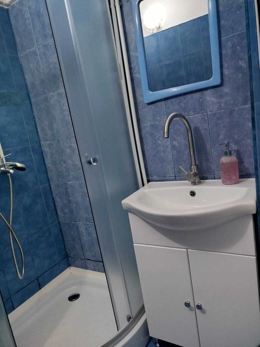 Vând garsonieră Viaduct