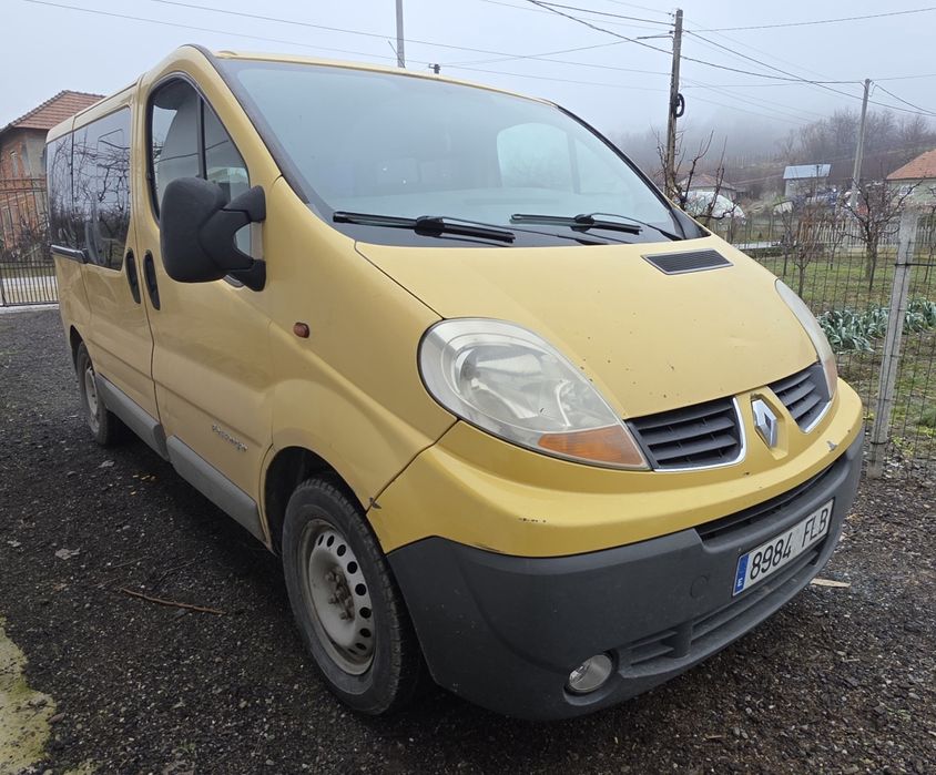 Renault trafic .