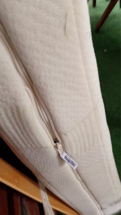 Продавам матрак и подматрачна рамка в отлично състояние