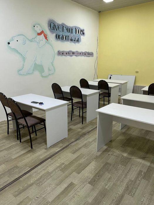 Продается парты комплект с двумя стулами новые