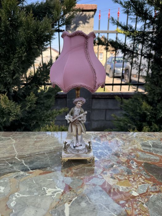 Lampa vintage - figurina portelan “muzicant”