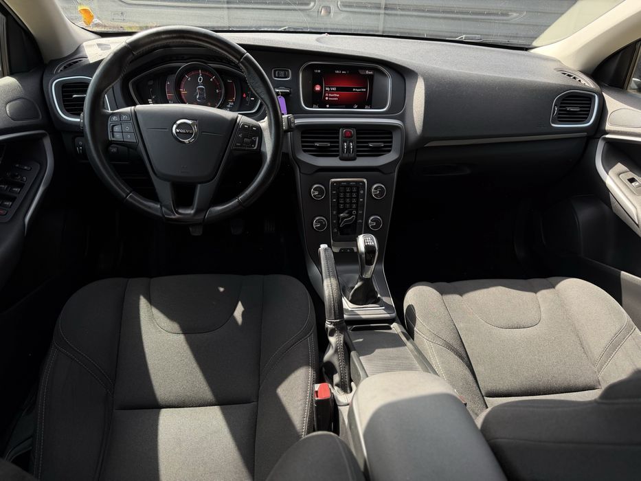 Volvo V40 D2 2018 EURO 6b LED 2.0 diesel