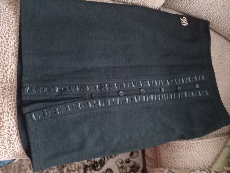 Продам  юбки  тёплые новые