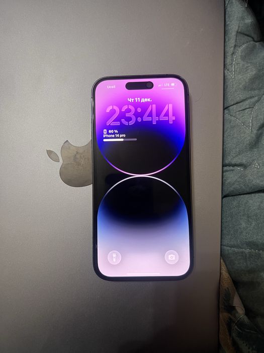Iphone 14 pro purple