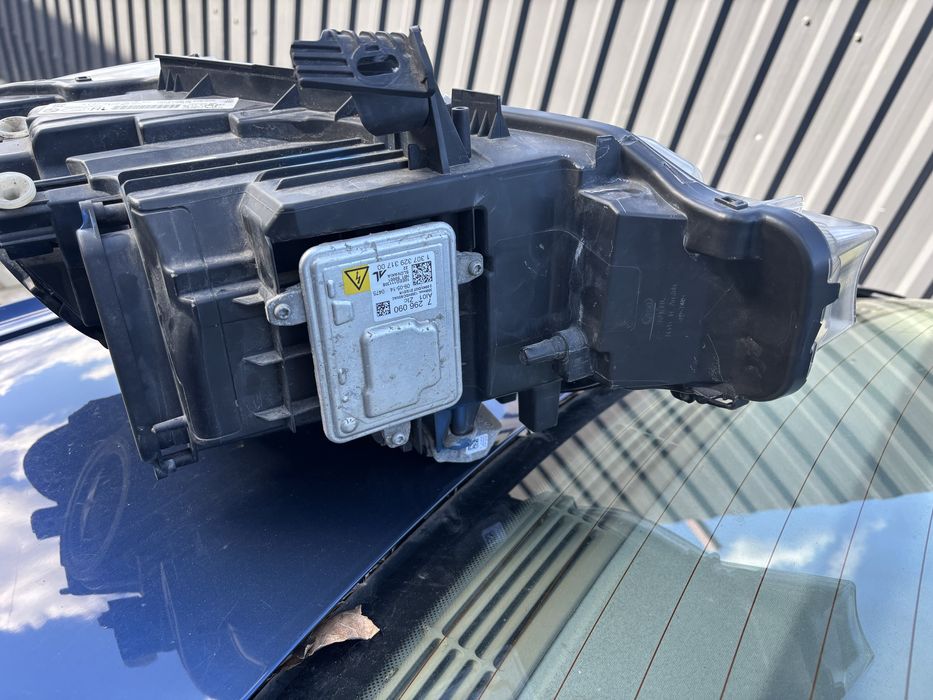 Far faruri stanga dreapta xenon complete Bmw 320d 330d F30 F31