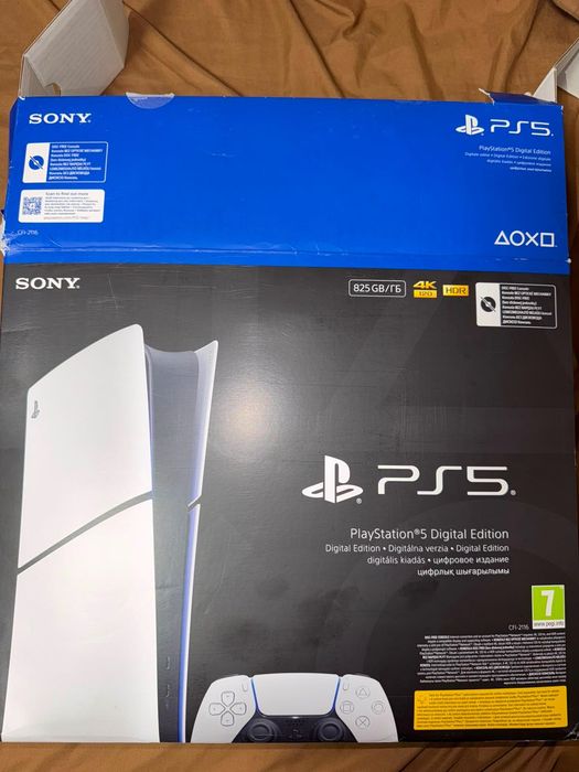 Playstation 5, doua manete