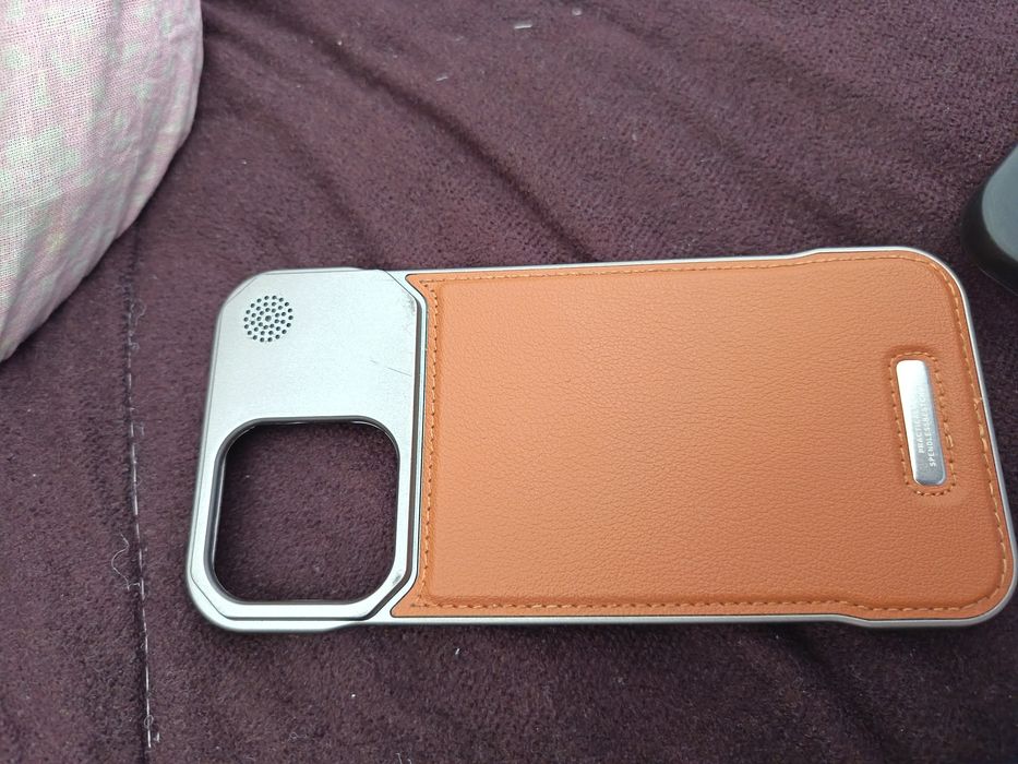 Чехлы на айфон 15 про и 16 про макс