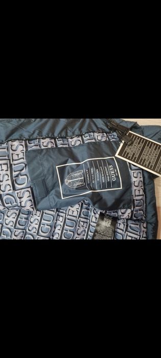 Geaca Guess, marimi S și M, originale.