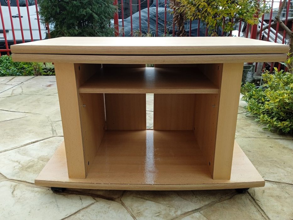 Шкаф за телевизор