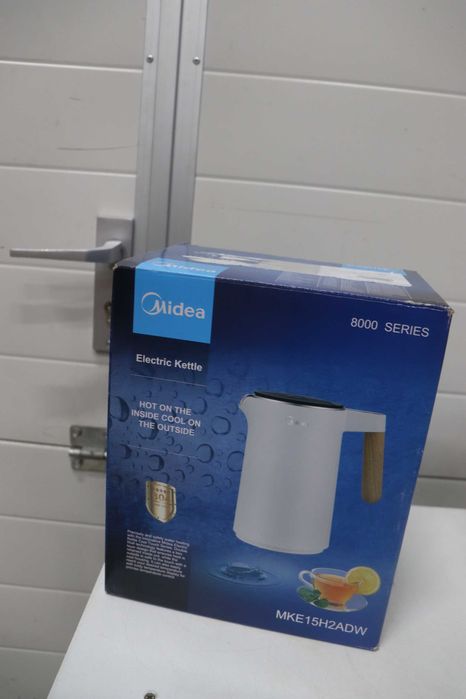 Електрическа кана Midea 1.5L (MK-HE1533) 2200W, регулиране на темп.