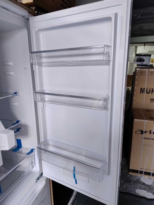 *Ново* Koмбиниран Хладилник с долен фризер CHIQ 176 см