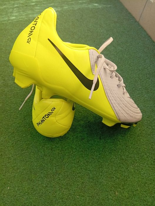 Ghete de fotbal mărimea 41(26 cm)