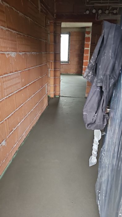 Машинни подови замазки и гипсови мазилки