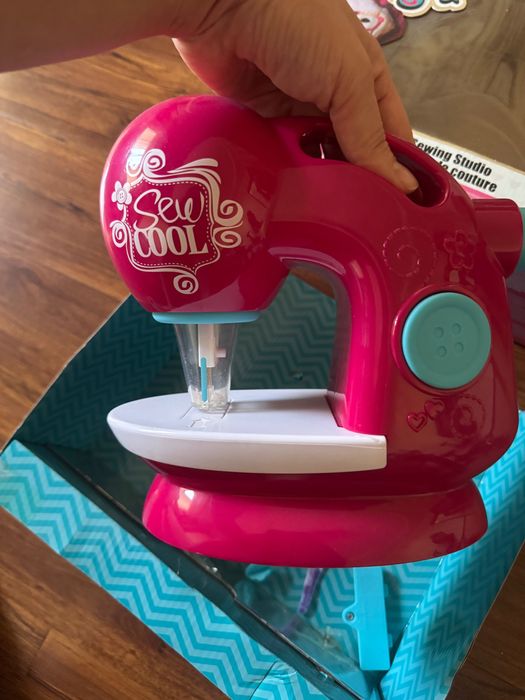 Швейная машинка игрушечная
