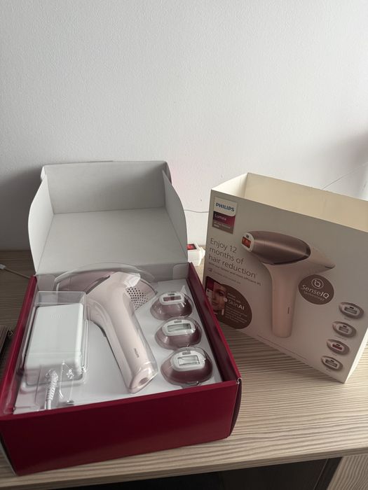 Epilator Philips Lumea Seria 9900 BRI977/00 IPL