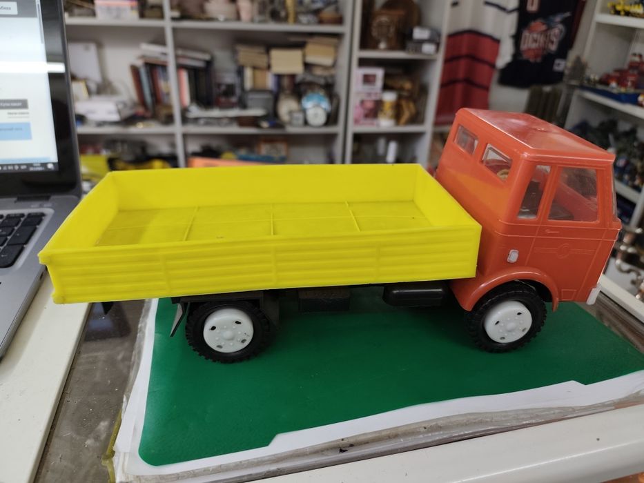 Стара играчка камион synteza bydgoszcz