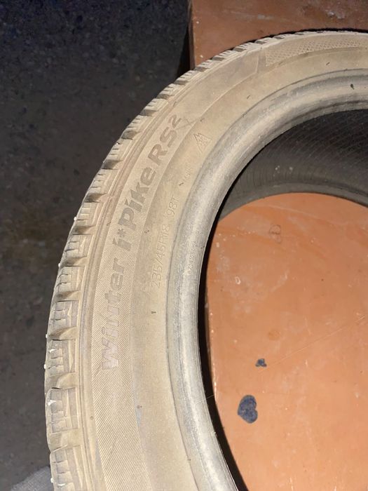 Зимные шины-235/45/18 Hankook