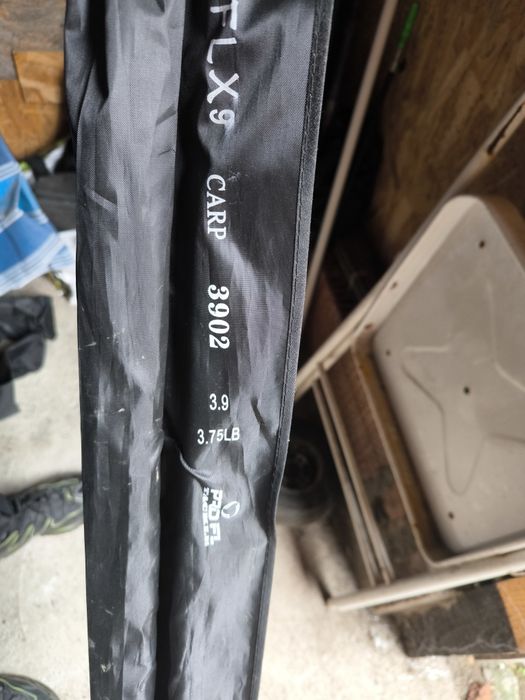 Vând 2 Lansete Flx9 2 Feeder Diamant alb