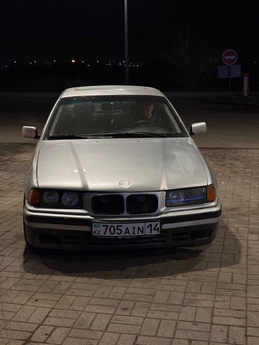 Продаю BMW E36 2,5 литра