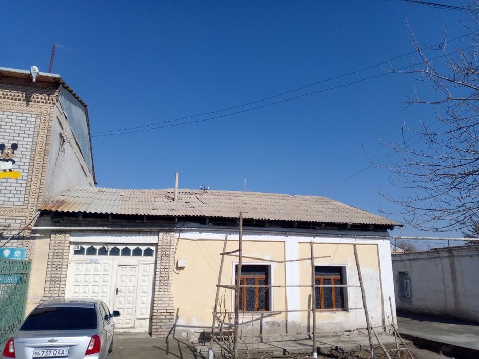 120 ming $ Navoyi koʻchada joy sotiladi