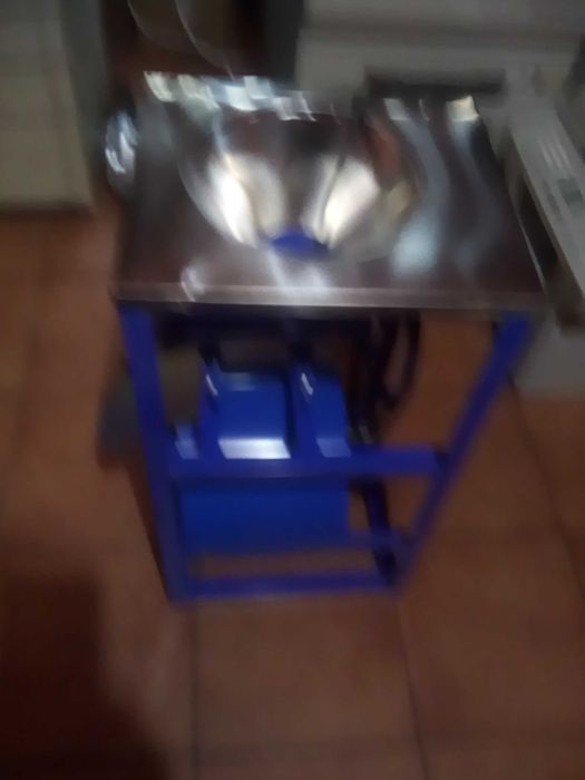 masina macinat carne nr 32 cu motor de 3kw
