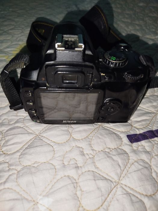 Продам фотоаппарат nikon d40