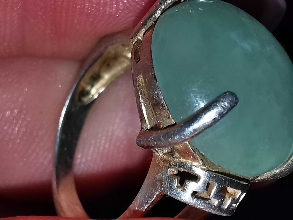 Inel aur alb și piatra de jad