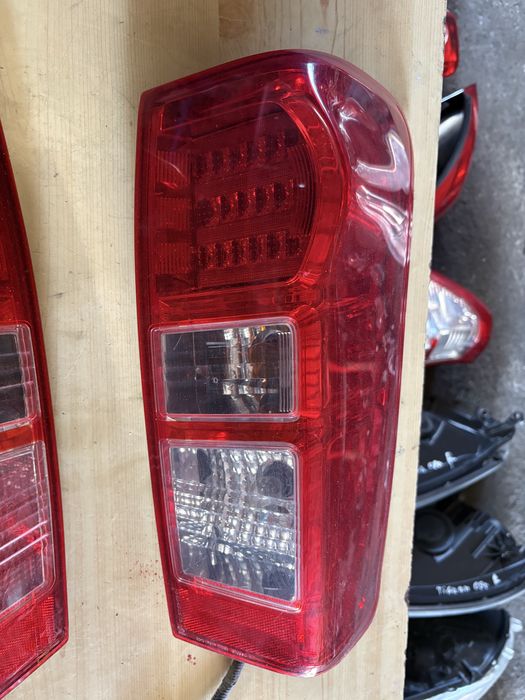 Isuzu D Max 2014 година Стопове