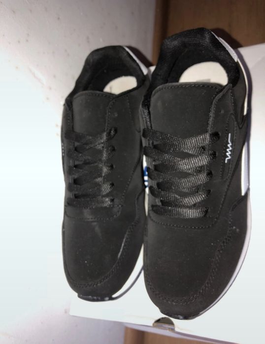 Pantofi sport marimea 42 barbati