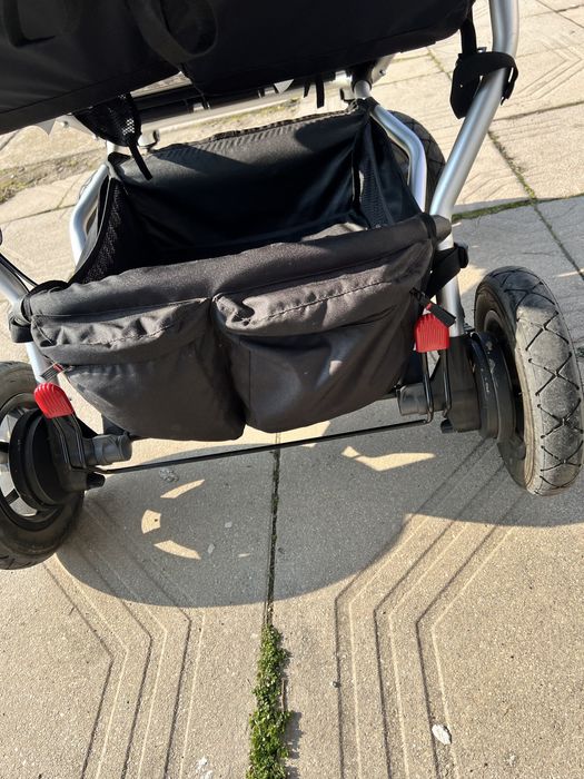 Количка за близнаци