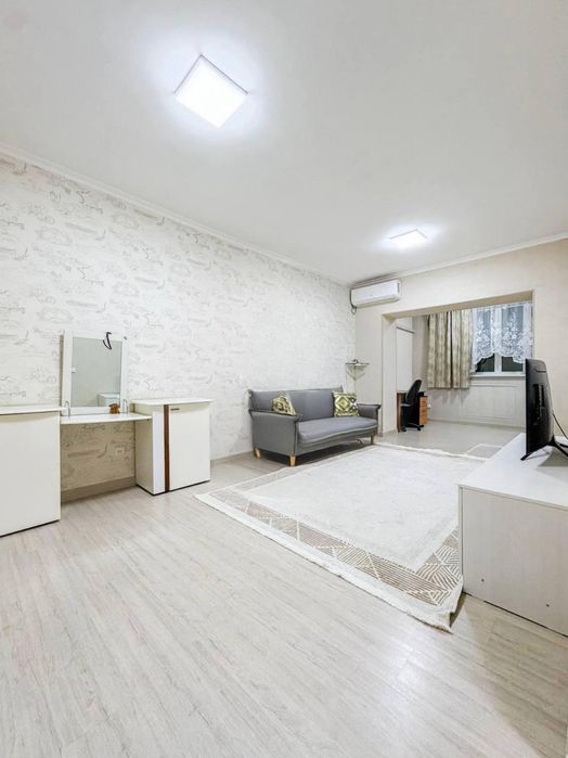 Продам 2/2/5 Буюк ипак йули 36.6 аптека