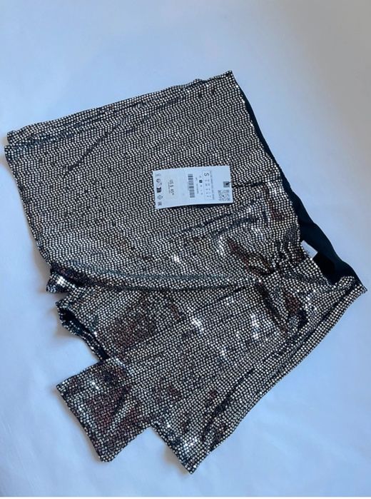 НОВИ Пола панталонки Zara размер Xs