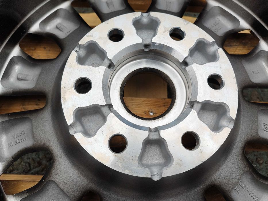 17 джанта 6х135 Ford F 150 SVT Raptor 8,5J et34 Оригинал Чисто Нова