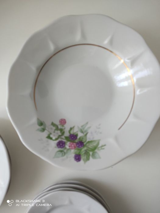 Набор тарелок фарфоровых