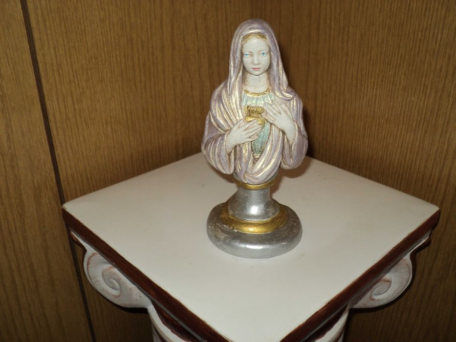 Малки колонки за стена