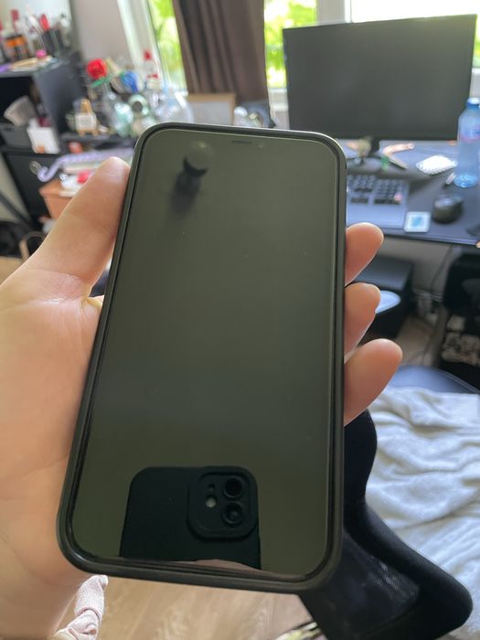 Iphone 11  64 гб