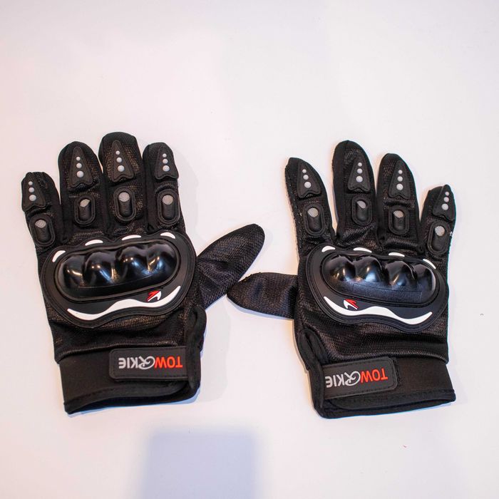 Каска подходяща за мотокрос , планински велосипед , ел. тротинетка