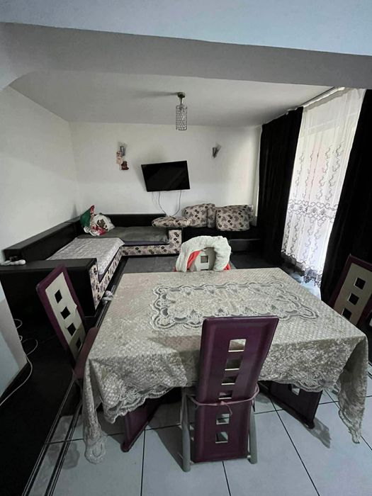 Vand sau schimb apartament