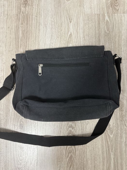 Черная почтальонка