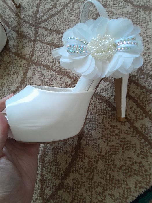 Туфли на каблуке