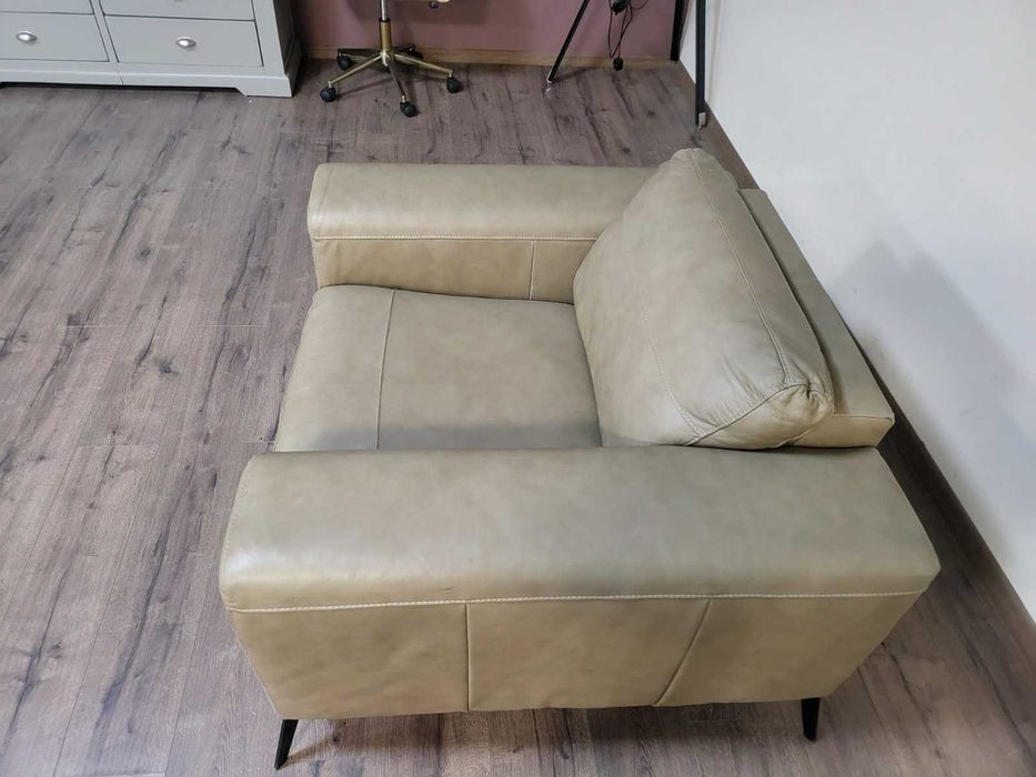 Бежов кожен фотьойл 100 % естествена кожа