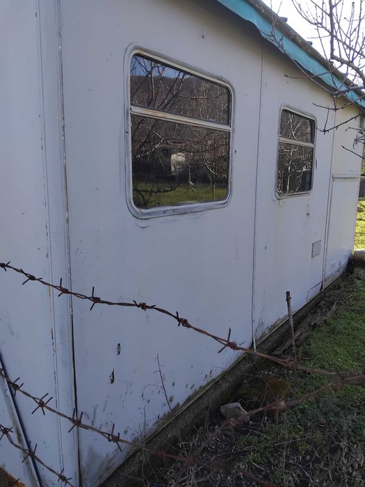 Продавам недвижим имот