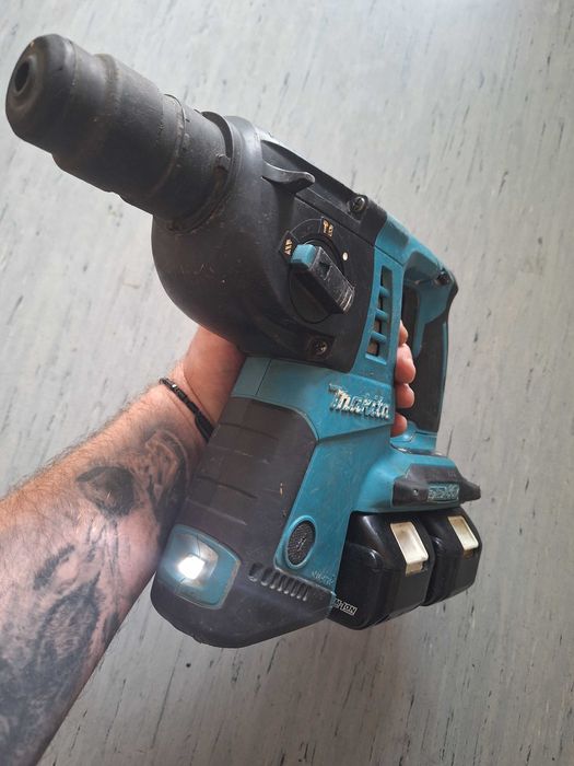 Rotopercutor / percutanta MAKITA DHR263