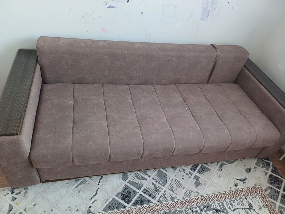 Продам диван в хорошем состоянии