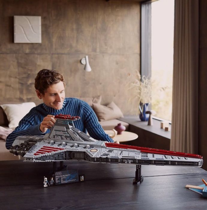 LEGO® Star Wars™ - Venator-class Republic Attack Cruiser 5374 части